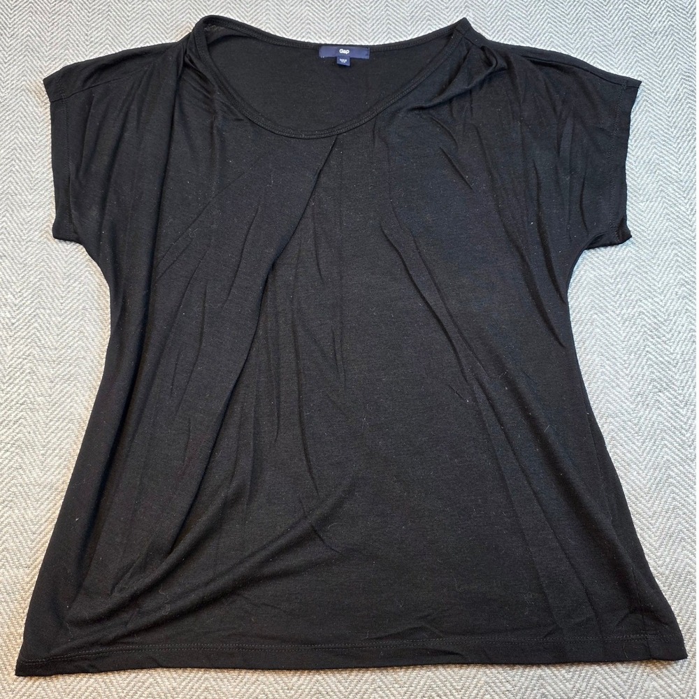 Gap Womens XS Black Pleated Front Scoop Neck Short Sleeve Rayon Blend Top